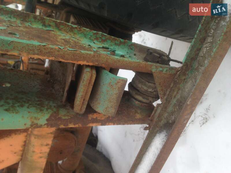 Контейнеровоз ЧМЗАП 5208 1982 в Харькове