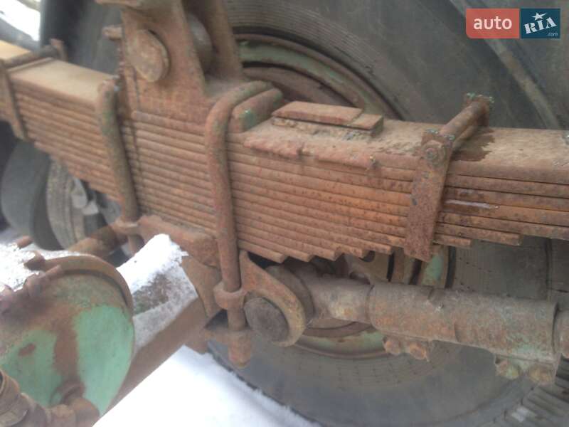 Контейнеровоз ЧМЗАП 5208 1982 в Харькове