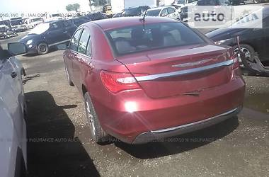 Седан Chrysler 200 2014 в Бучі