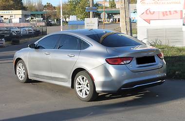 Седан Chrysler 200 2015 в 