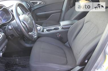 Седан Chrysler 200 2015 в 