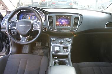 Седан Chrysler 200 2015 в 