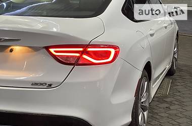 Седан Chrysler 200 2015 в 