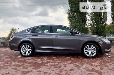 Седан Chrysler 200 2015 в Ровно