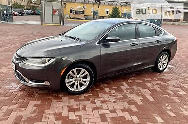 Седан Chrysler 200 2015 в Ровно