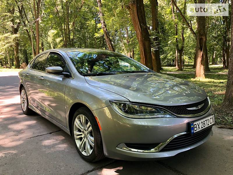 Седан Chrysler 200 2015 в Хмельницком