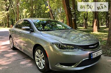 Седан Chrysler 200 2015 в Хмельницком