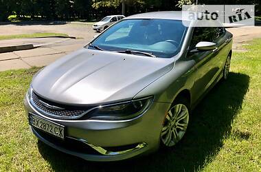 Седан Chrysler 200 2015 в Хмельницком