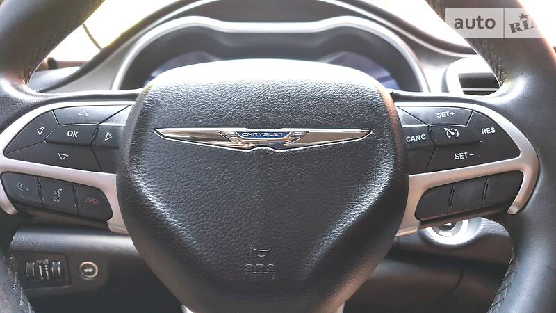Седан Chrysler 200 2014 в Дніпрі