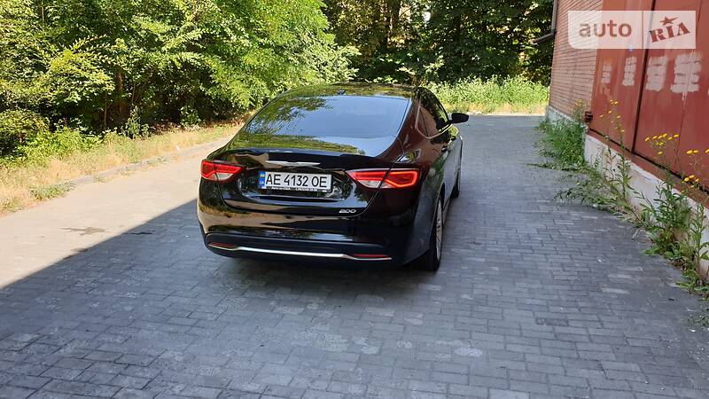 Седан Chrysler 200 2014 в Дніпрі