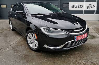 Седан Chrysler 200 2015 в Полтаве