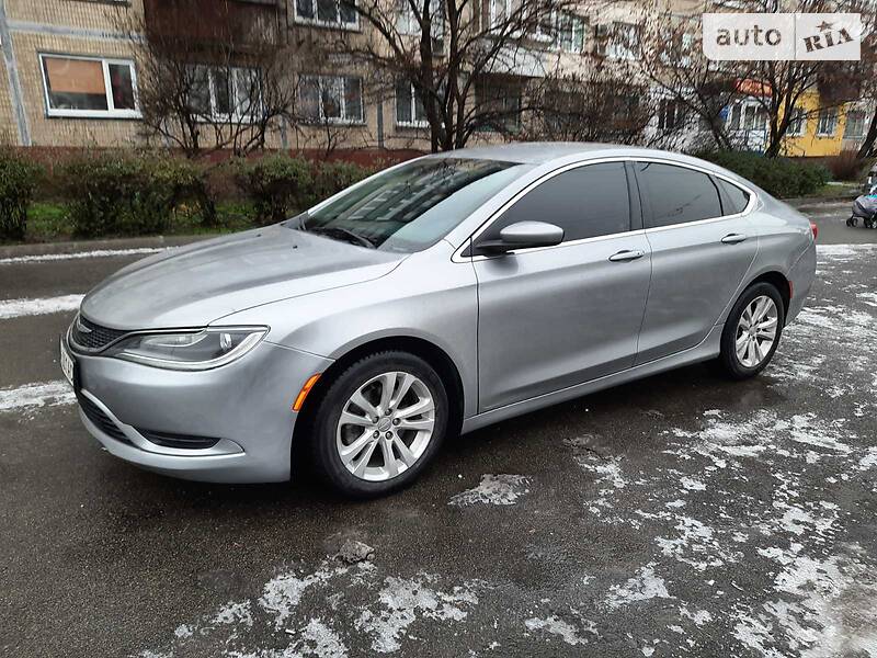 Седан Chrysler 200 2015 в Києві