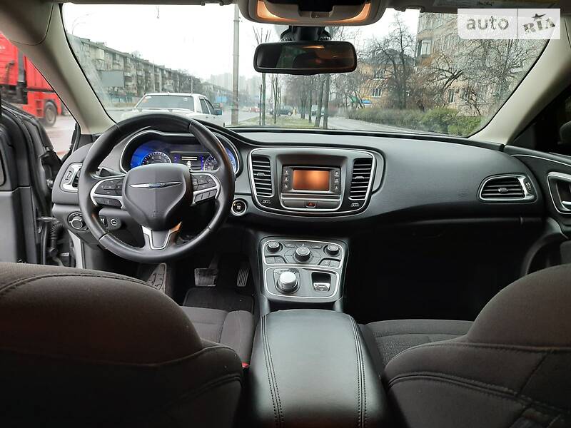 Седан Chrysler 200 2015 в Києві