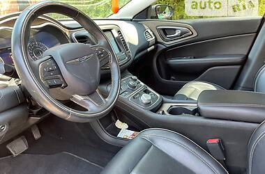 Седан Chrysler 200 2015 в 