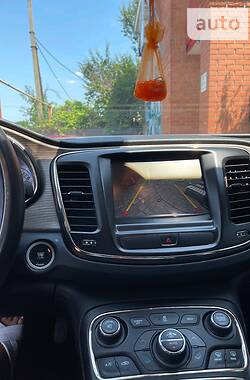 Седан Chrysler 200 2015 в 