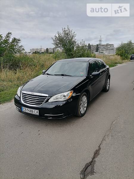 Седан Chrysler 200 2013 в 