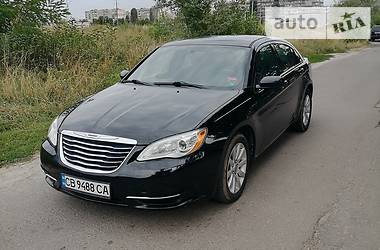 Седан Chrysler 200 2013 в 
