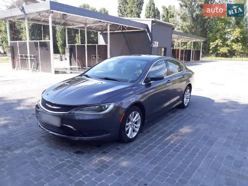 Chrysler 200