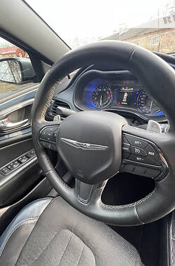 Седан Chrysler 200 2015 в Шепетовке