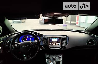 Седан Chrysler 200 2015 в 