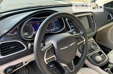 Седан Chrysler 200 2014 в Ровно