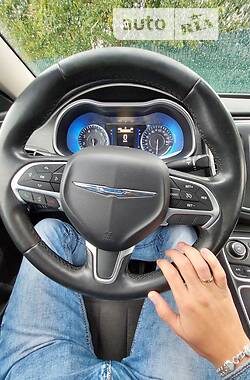 Седан Chrysler 200 2015 в Корсуне-Шевченковском