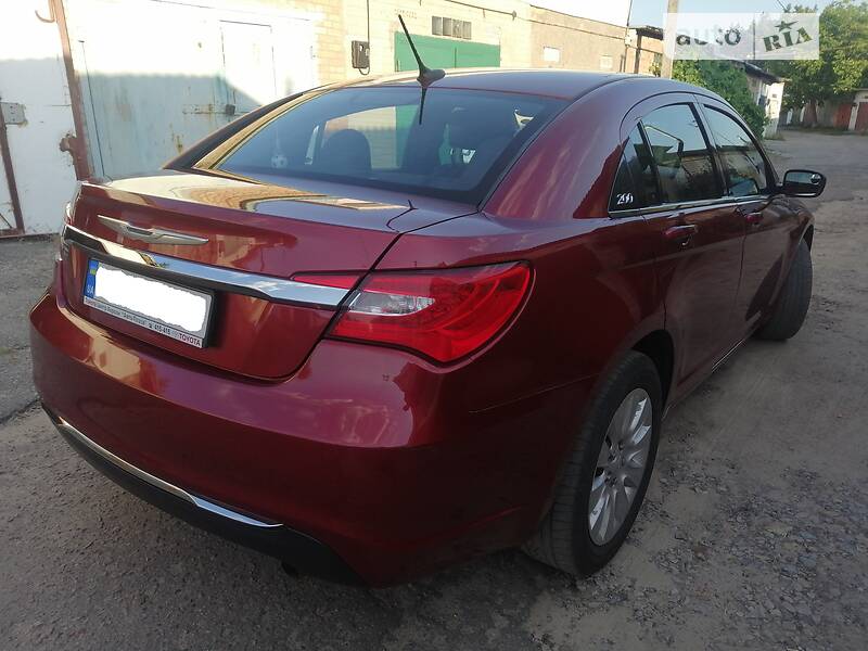 Седан Chrysler 200 2013 в Василькове