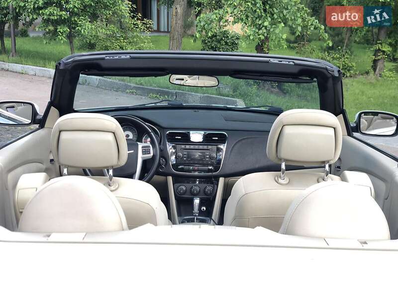 Кабриолет Chrysler 200 2012 в Житомире