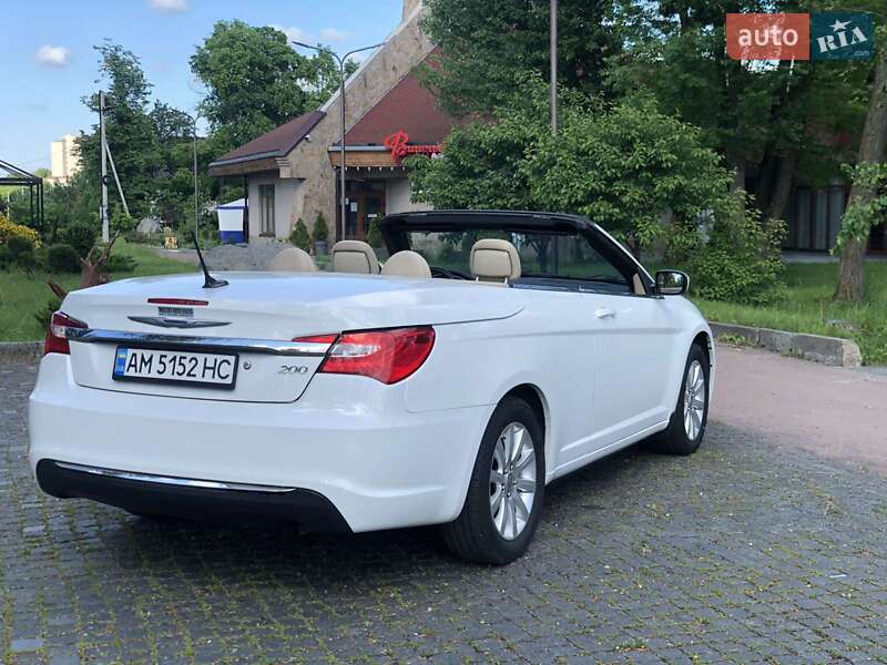 Кабриолет Chrysler 200 2012 в Житомире