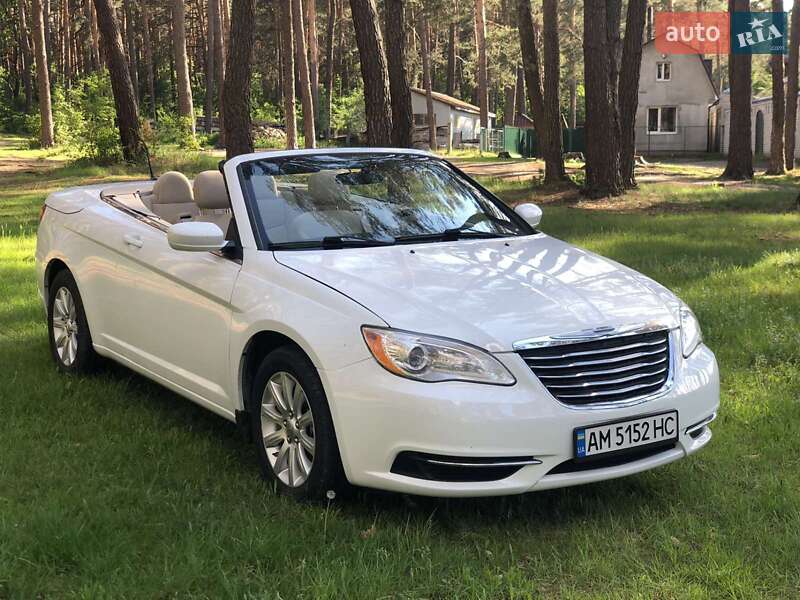 Кабриолет Chrysler 200 2012 в Житомире