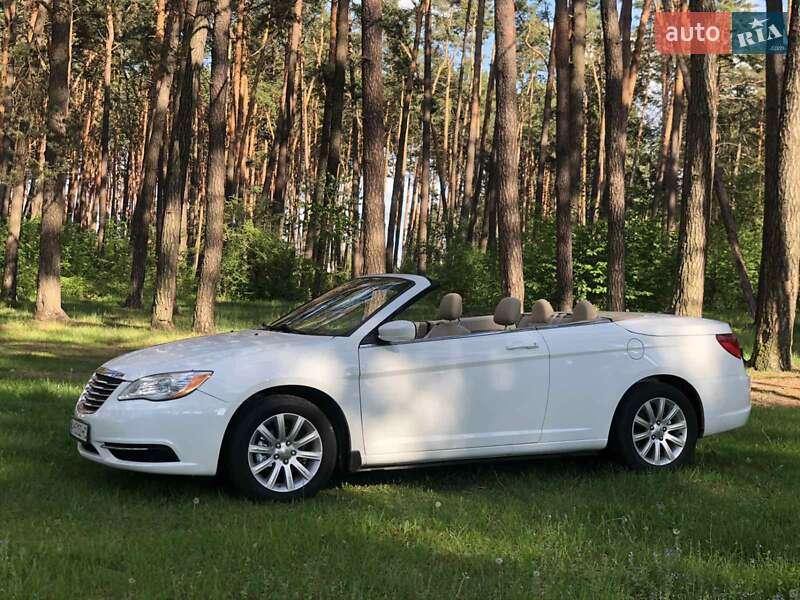 Кабриолет Chrysler 200 2012 в Житомире