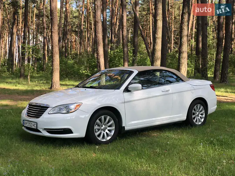 Chrysler 200