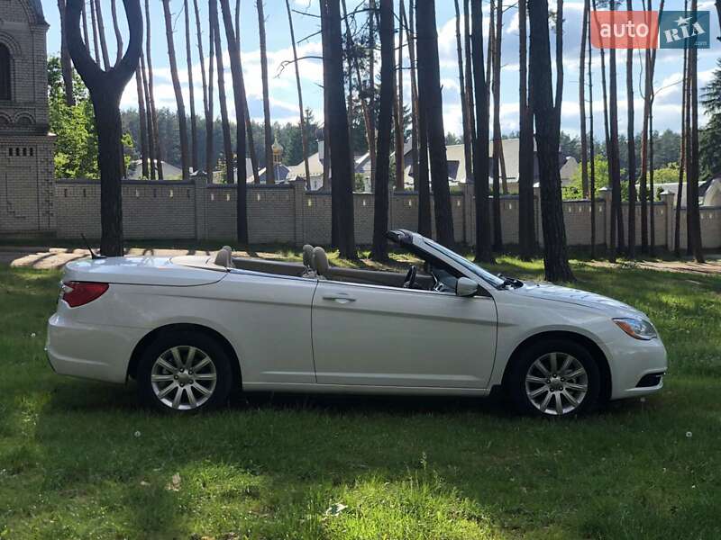 Кабриолет Chrysler 200 2012 в Житомире