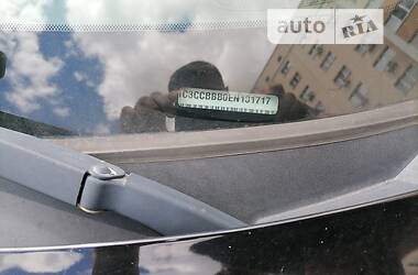Седан Chrysler 200 2013 в 