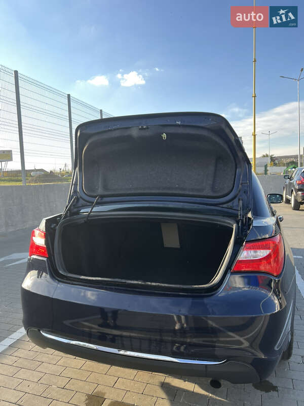 Седан Chrysler 200 2013 в Первомайске
