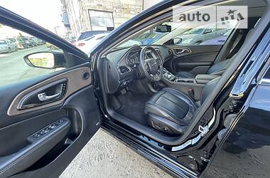 Седан Chrysler 200 2015 в 