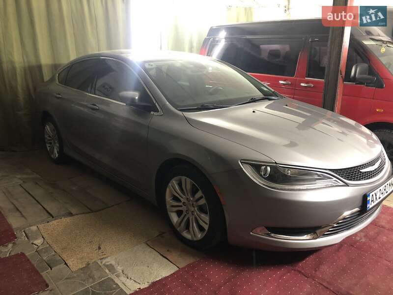Седан Chrysler 200 2015 в Харькове