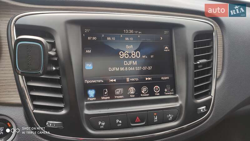 Седан Chrysler 200 2015 в Киеве