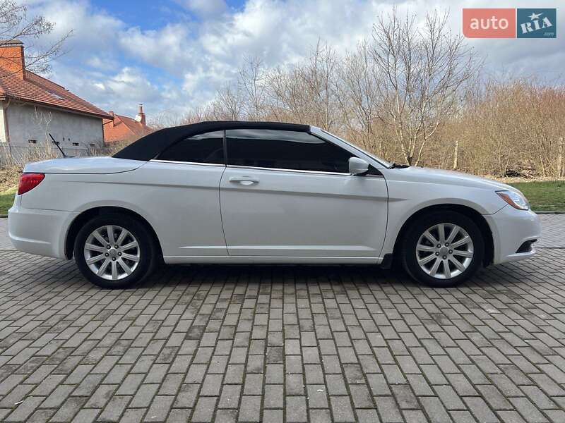 Кабріолет Chrysler 200 2011 в Києві