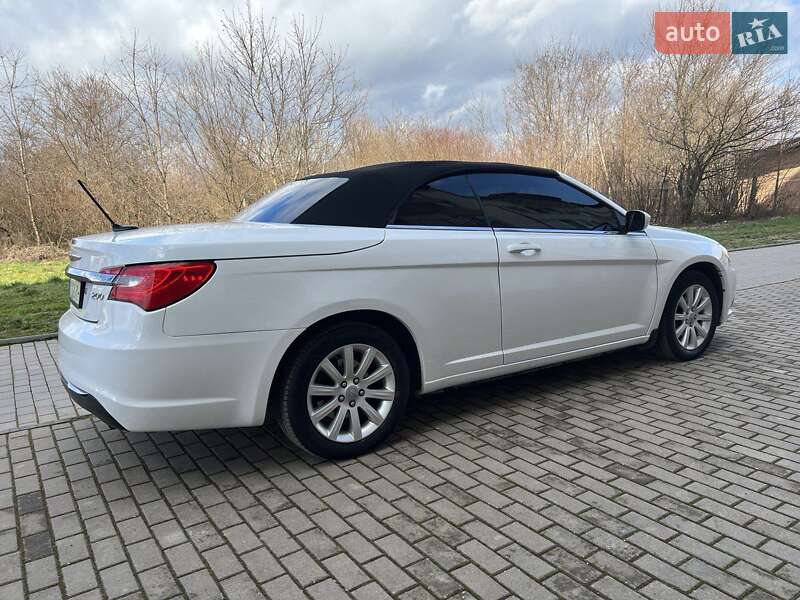 Кабріолет Chrysler 200 2011 в Києві
