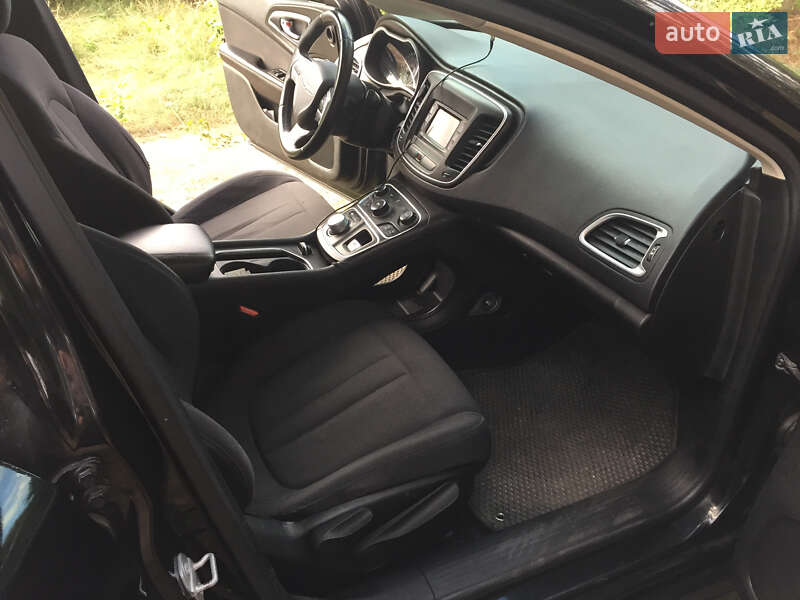 Седан Chrysler 200 2014 в Киеве