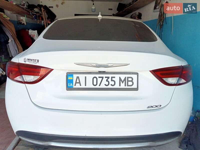Седан Chrysler 200 2014 в Вишгороді