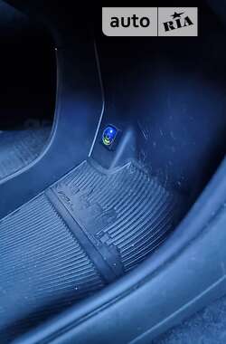 Седан Chrysler 200 2014 в 