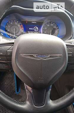 Седан Chrysler 200 2014 в Ровно