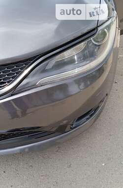 Седан Chrysler 200 2014 в Ровно