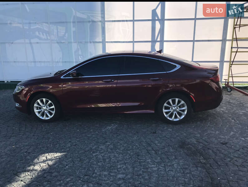 Седан Chrysler 200 2015 в Броварах