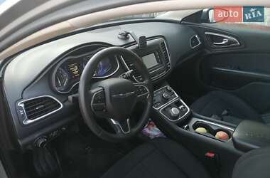 Седан Chrysler 200 2014 в Вышгороде
