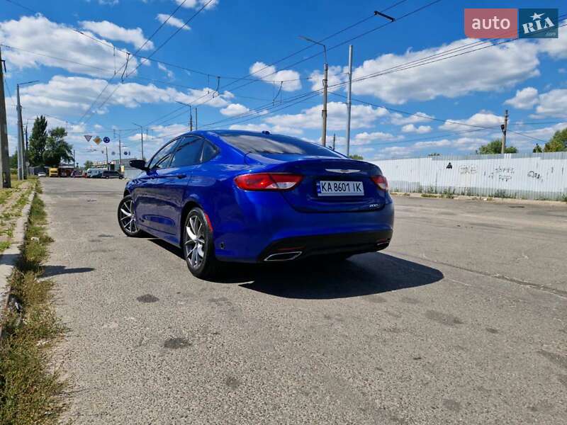 Седан Chrysler 200 2015 в Киеве