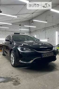 Седан Chrysler 200 2015 в Луцке