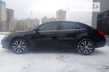 Седан Chrysler 200 2012 в Києві